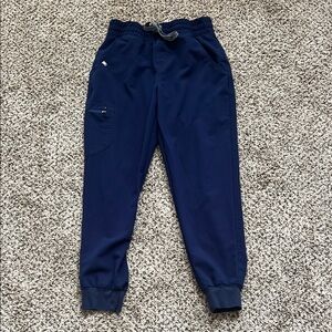VGUC FIGS technical jogger scrubs. Size small . Navy